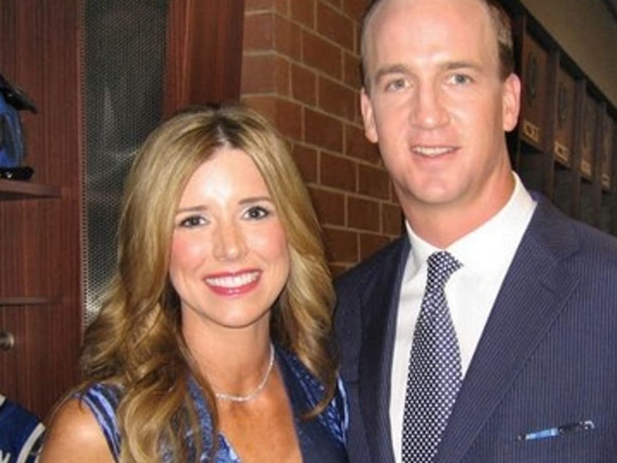 pics of peyton manning wife