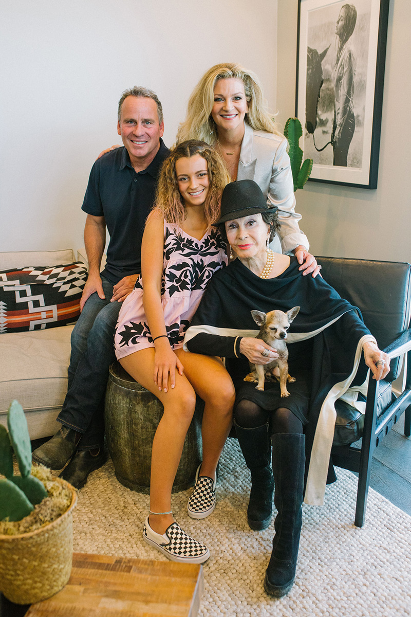 marisa wayne siblings