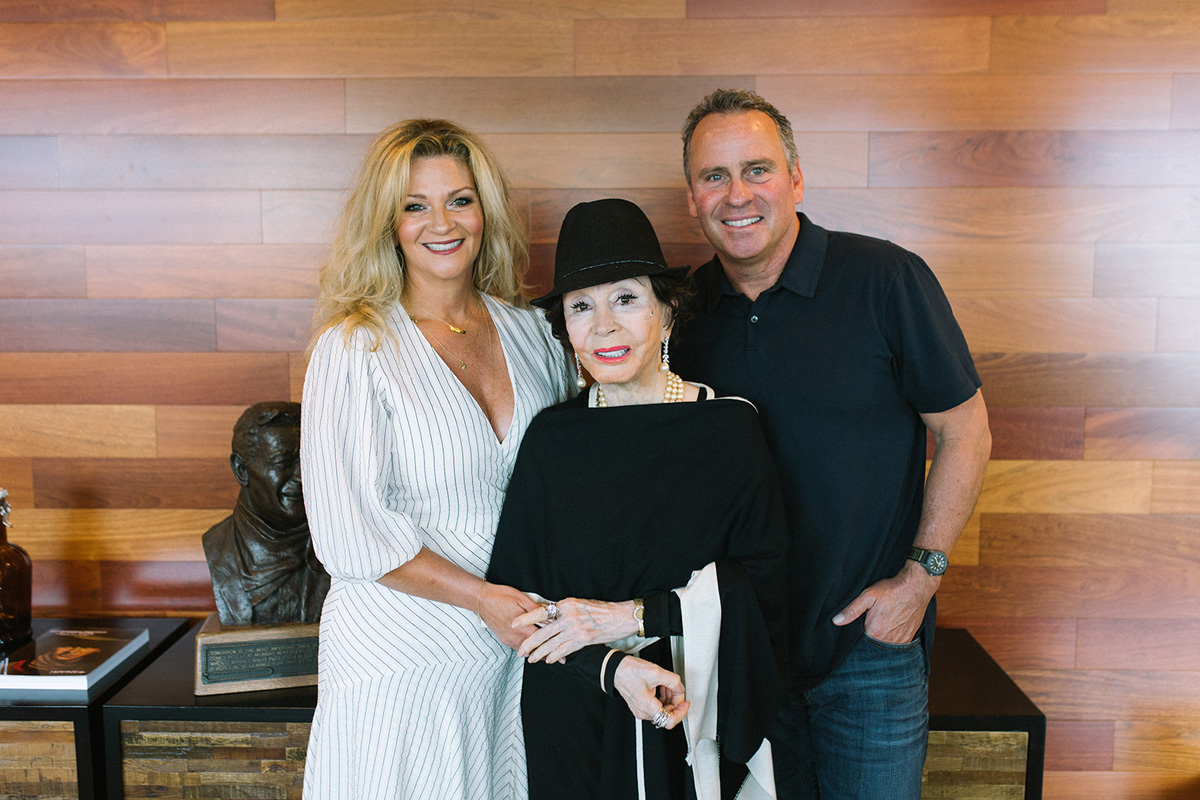 marisa wayne siblings