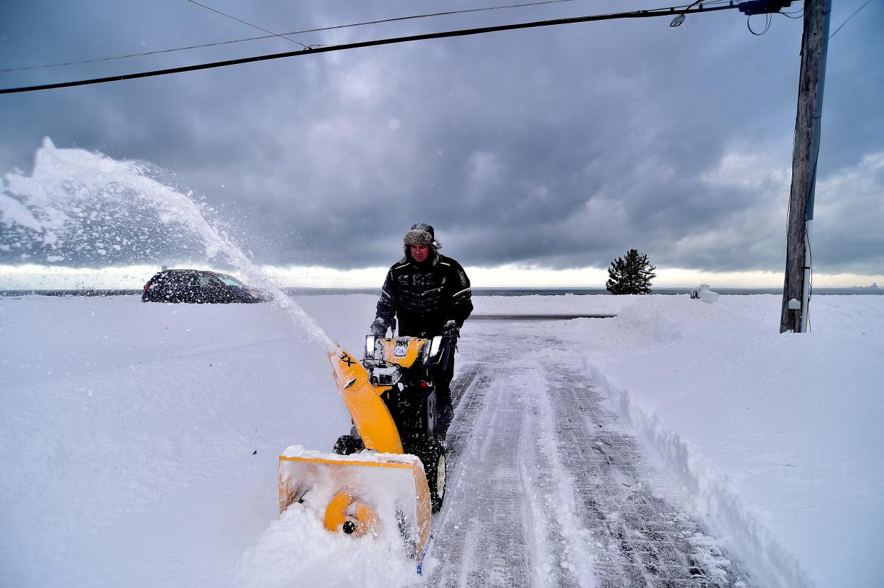 lake-effect snow warnings issued for upstate new york.
