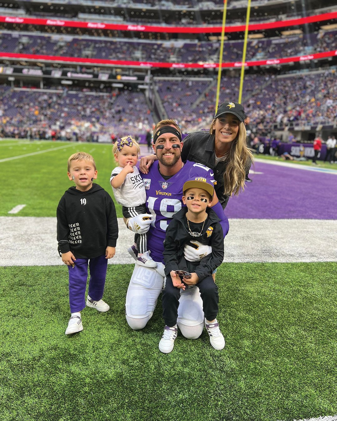 adam thielen wife