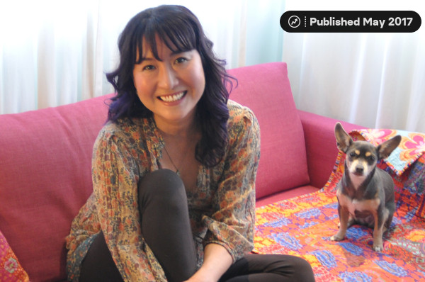 who is the narrator on house hunters