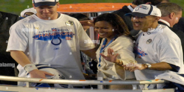 pics of peyton manning wife