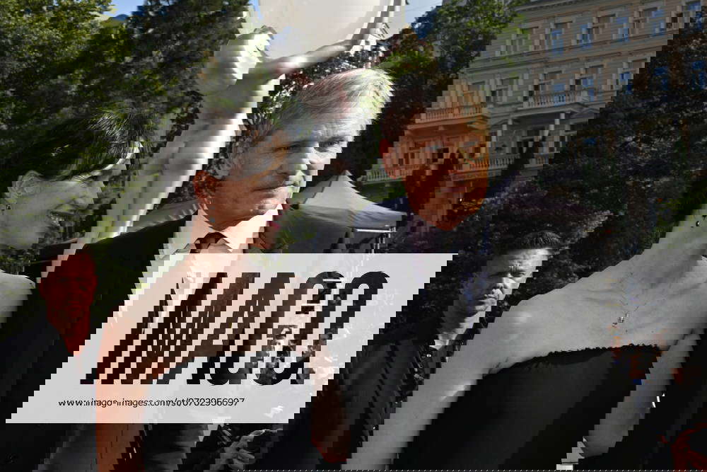 viggo mortensen girlfriend 2024