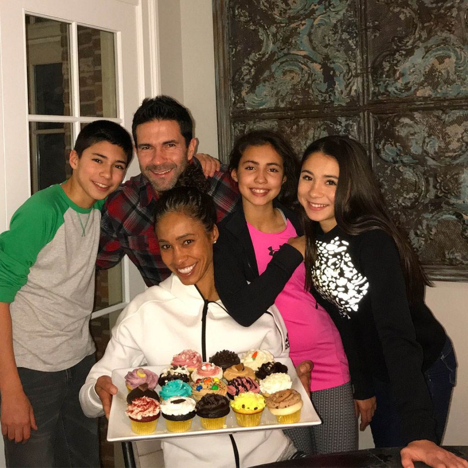 jonathan bailey wife sage steele