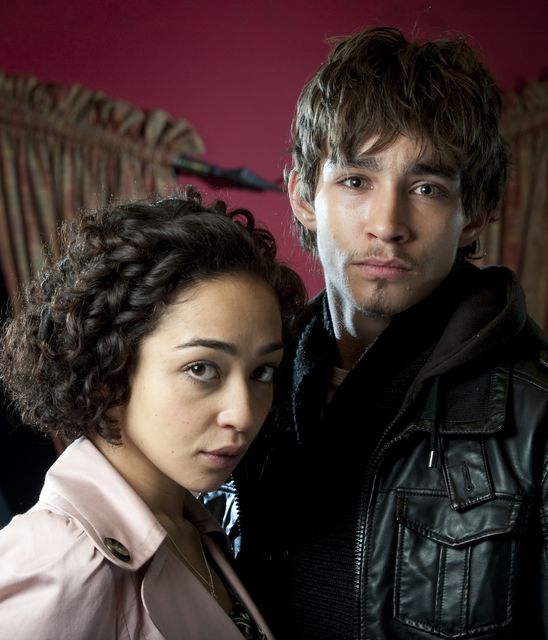 robert sheehan girlfriend