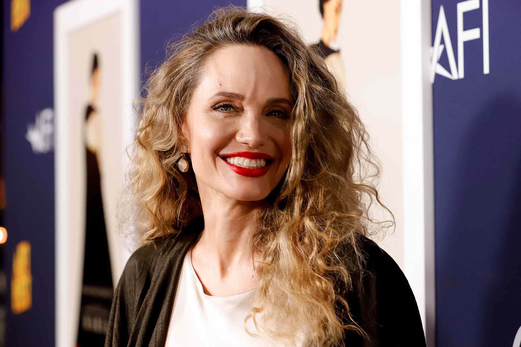 angelina jolie new pics