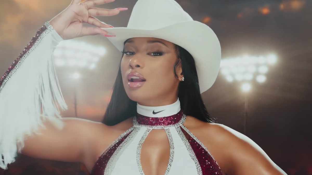 holly-wood rapper holly thomas music