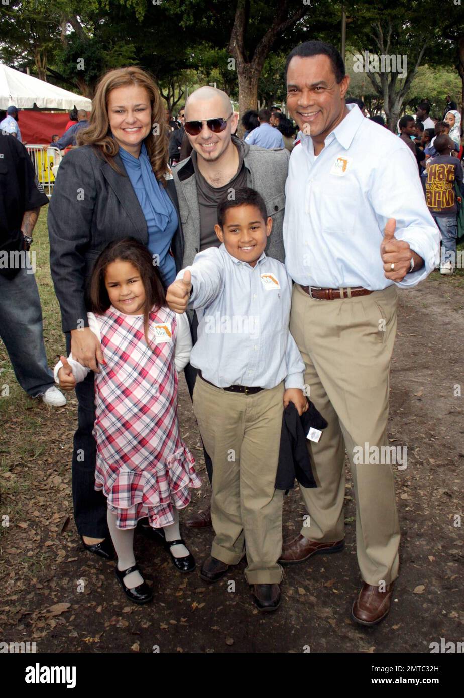 pitbull wife and family