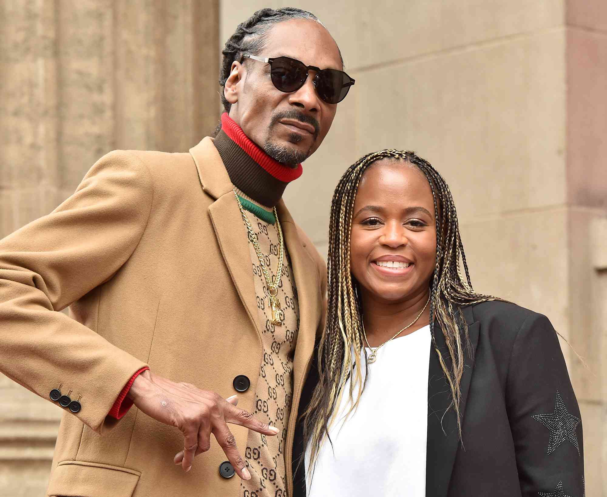 how many years has snoop dogg been married
