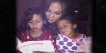 pictures of jennifer lopez twins